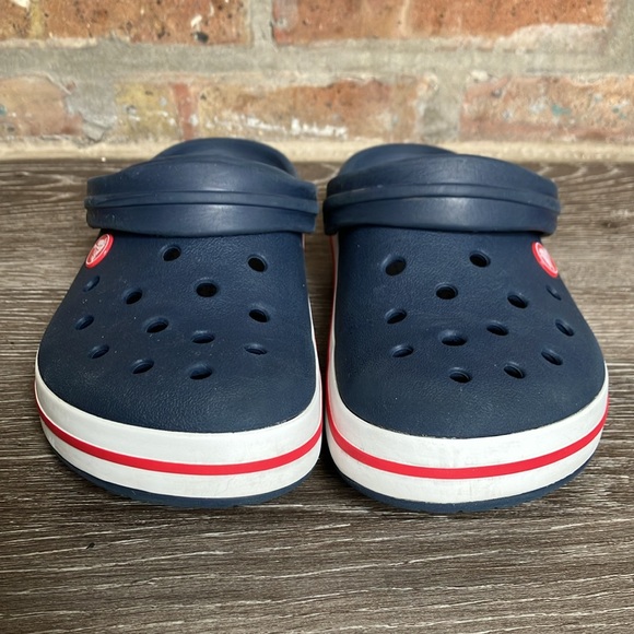 Crocs - Picture 3 of 17